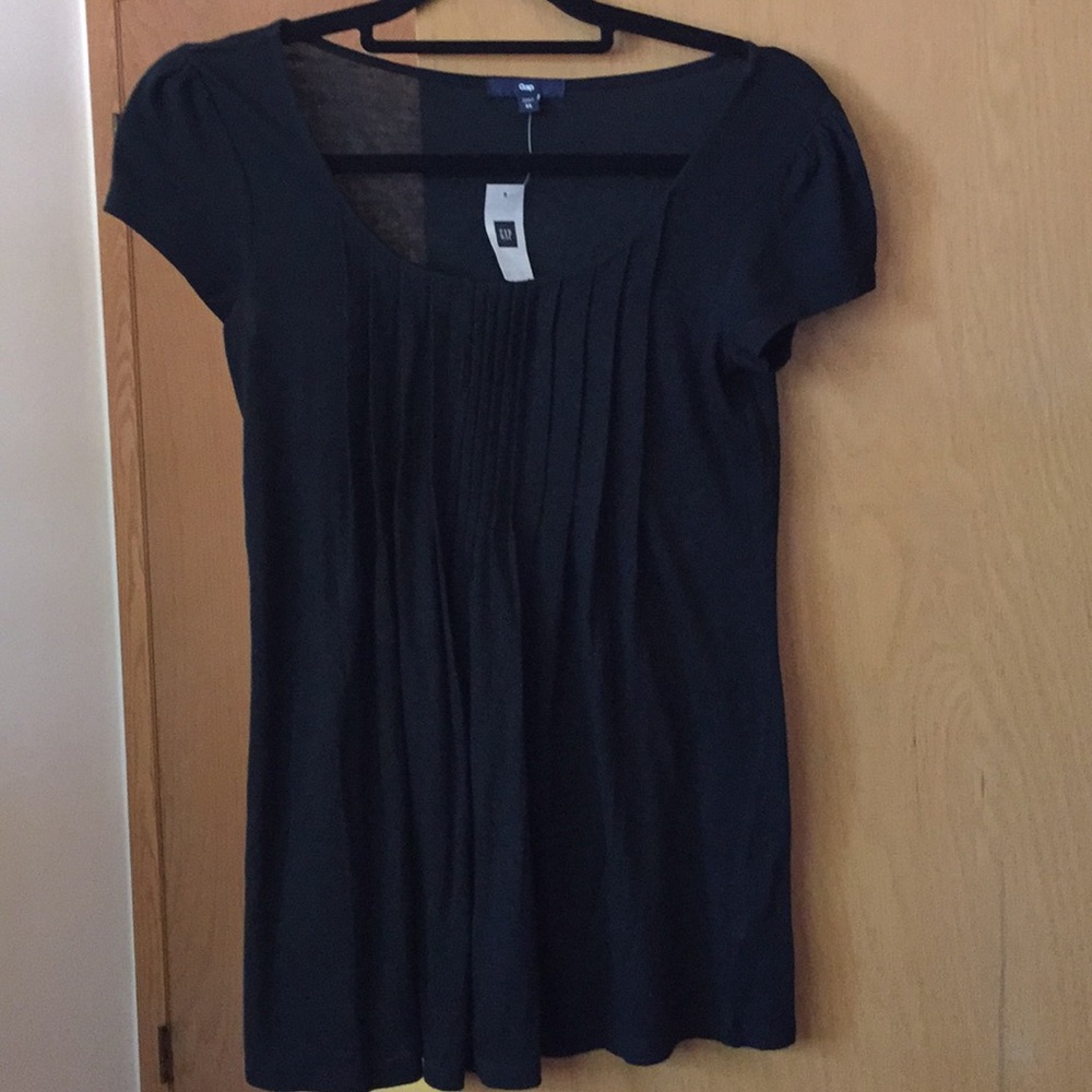 NWT Black GAP Flowy Short Sleeve Top